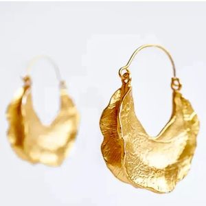 β¨Textured Crescent Earringsβ¨